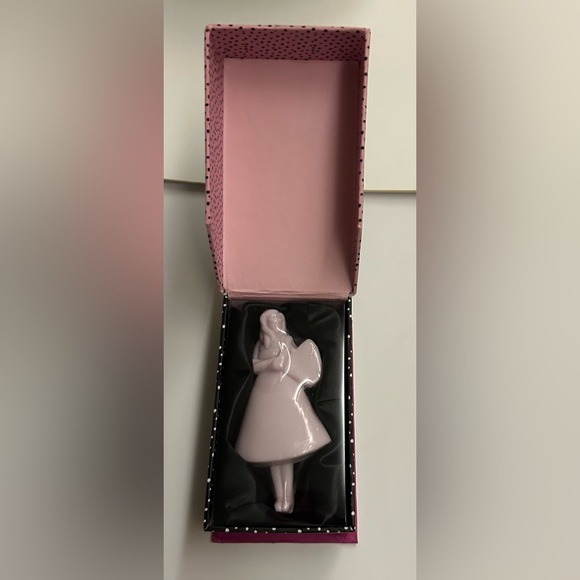 New Vegetable Soap "All Dolled Up" Sculpted Soap in a Keepsake Box - Picture 4 of 6